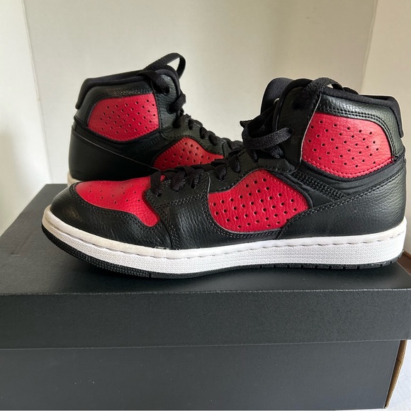 Nike Air Jordan Access Bred Black Red Mens 7.5 AR3762-006 Mid Jumpman sneakers - Picture 4 of 15